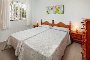 2 عدّة غرف نوم ومكواة/لوح كي وواي فاي مجانًا وملاءات أسرّة