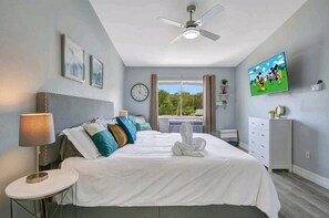 3 habitaciones, tabla de planchar con plancha, wifi y ropa de cama