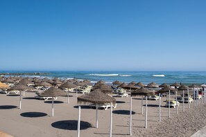 Beach nearby - Studio Apartment 'Estudio Bloque 84' with Sea View, Wi-Fi and Air Conditioning (Torrox)