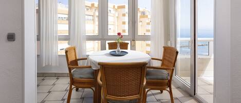 تناول الطعام