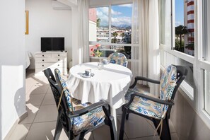 Dining - Apartment 'Estudio 03 -09' with Sea View, Wi-Fi and Air Conditioning (Torrox)