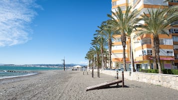 Una spiaggia nelle vicinanze