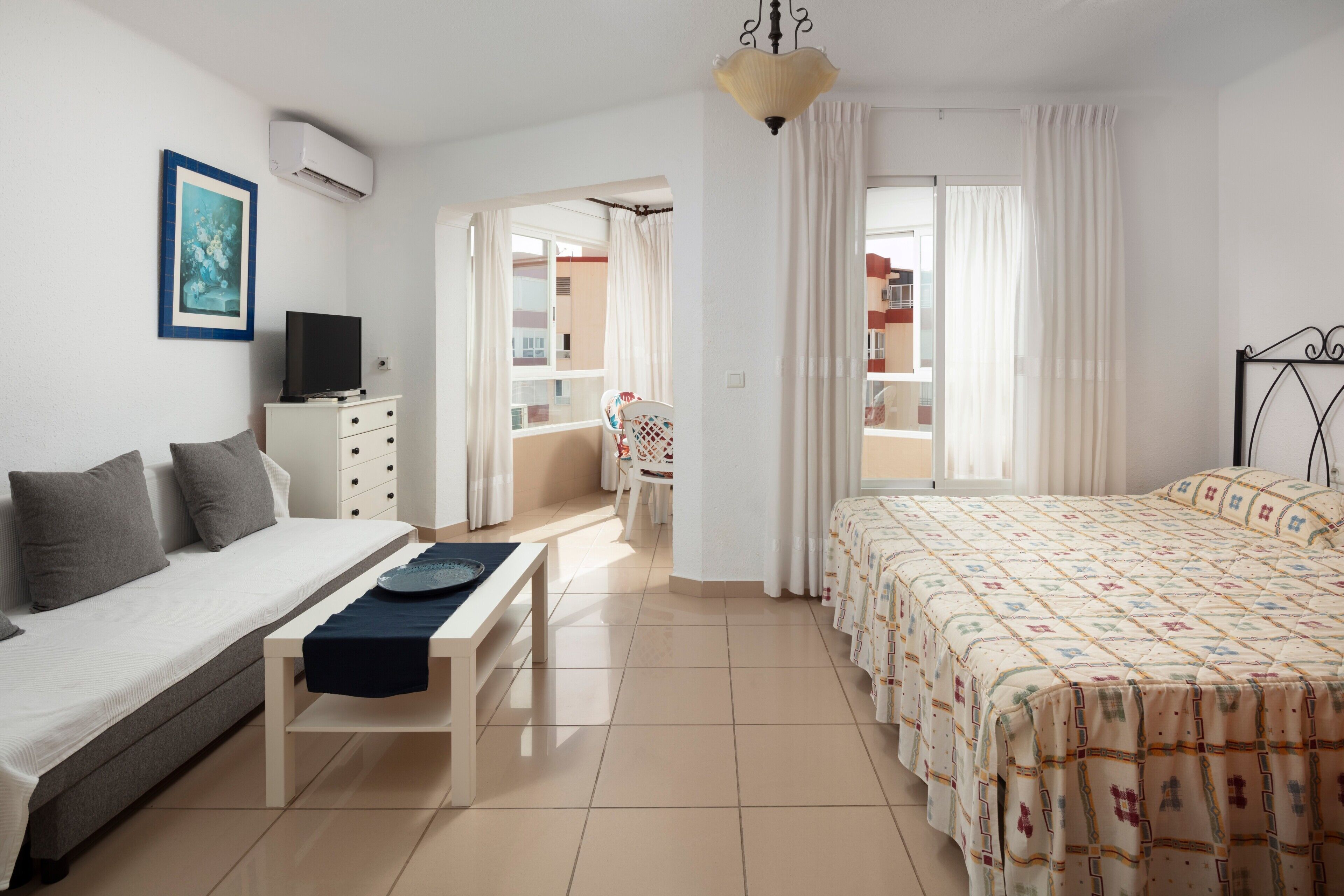 1 室のベッドルーム、アイロン / アイロン台、WiFi (無料)、ベッド  シーツ