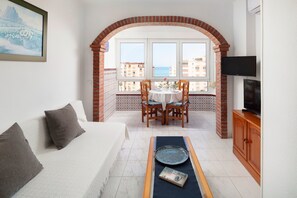 TV - Studio Apartment 'Estudio 07-05' with Sea View, Wi-Fi and Air Conditioning (Torrox)