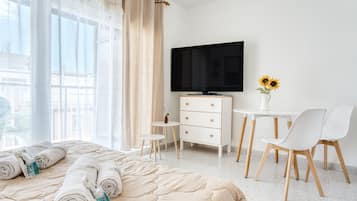 1 habitación, tabla de planchar con plancha, wifi gratis y ropa de cama