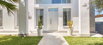 Chalet 'Senna' with Mountain View, Wi-Fi and Air Conditioning