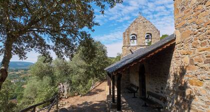 Country House 'El Sardón I' with Mountain View, Wi-Fi and Air Conditioning