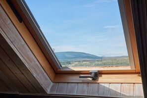 Interior - Country House 'El Sardón I' with Mountain View, Wi-Fi and Air Conditioning (labaniego)