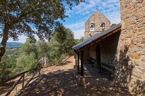 Exterior - Country House 'El Sardón 2' with Mountain View, Wi-Fi and Air Conditioning (Labaniego)