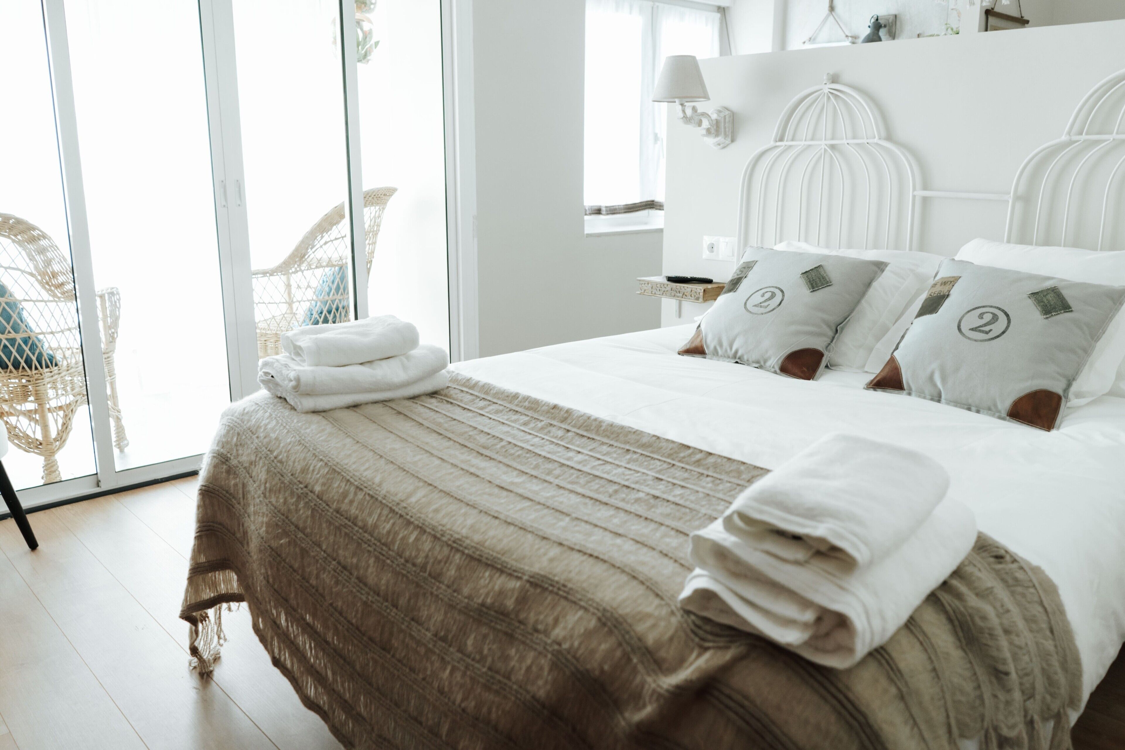 5 bedrooms, iron/ironing board, free WiFi, bed sheets