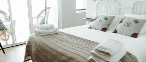 5 bedrooms, iron/ironing board, free WiFi, bed sheets