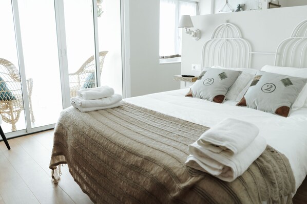 5 bedrooms, iron/ironing board, free WiFi, bed sheets