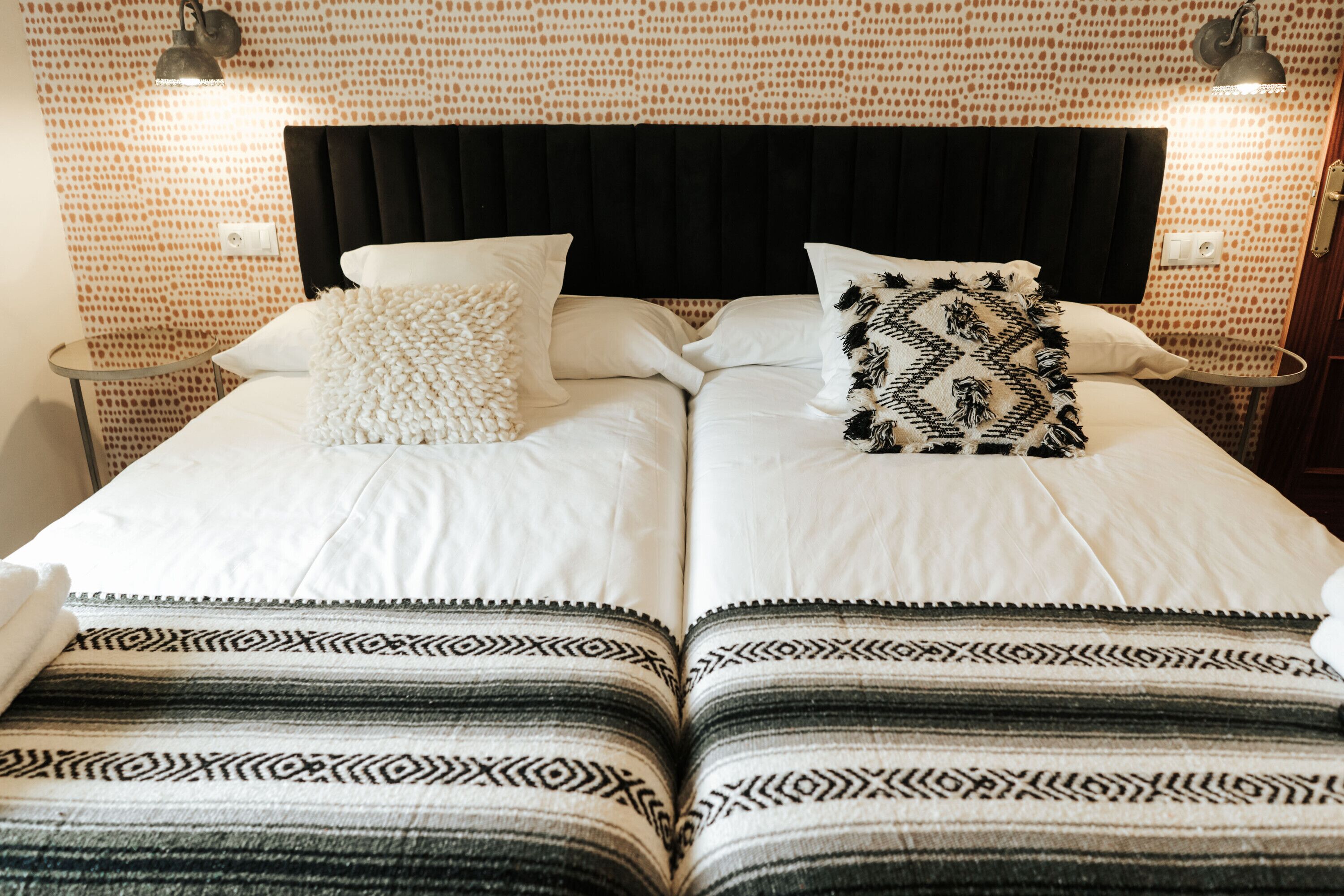 5 chambres, fer et planche à repasser, Wi-Fi gratuit, draps fournis