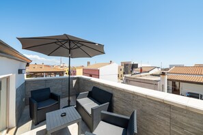 Property grounds - Holiday Home 'Sea View' with Sea View, Wi-Fi and Air Conditioning (Portoscuso)