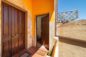 Exterior detail - Holiday Home 'Sea View' with Sea View, Wi-Fi and Air Conditioning (Portoscuso)