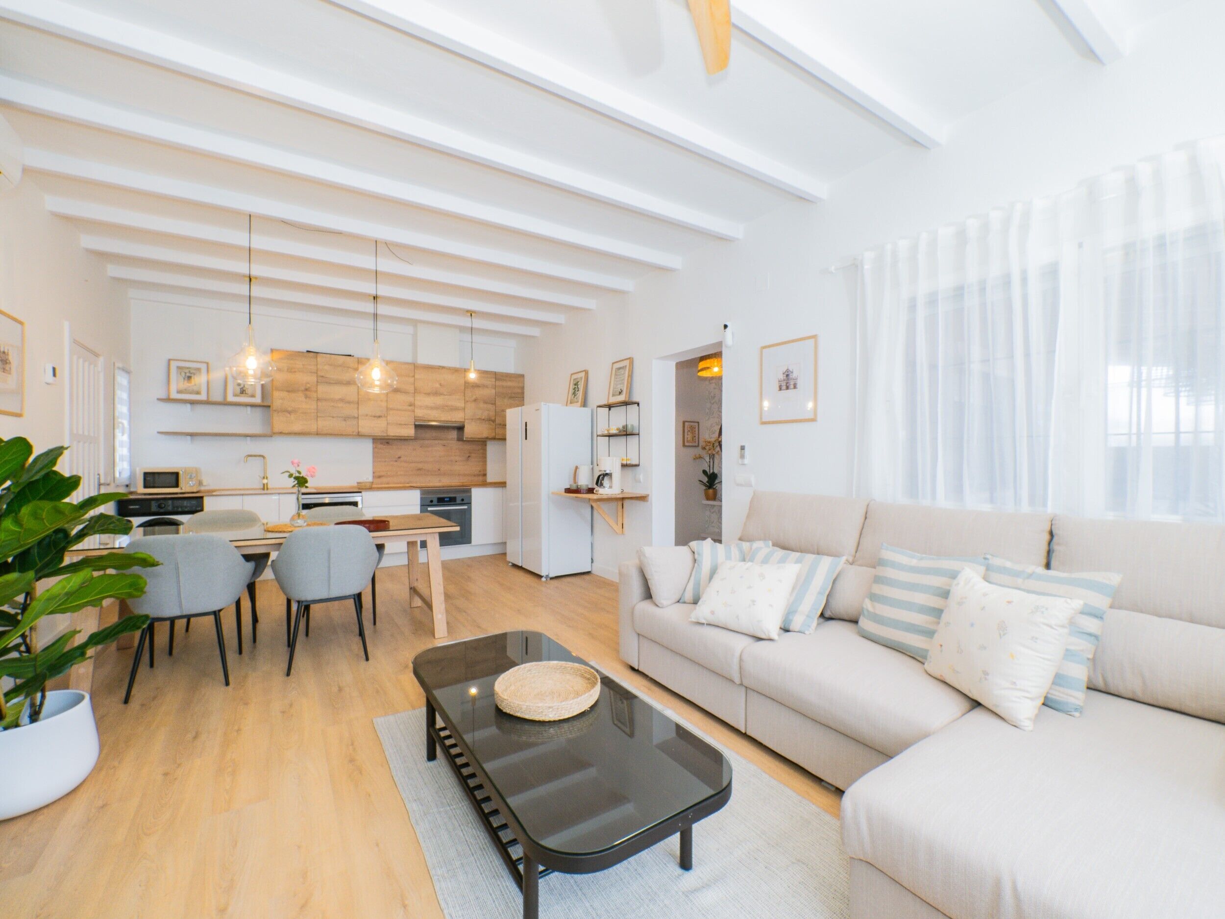 Télévision, cheminée