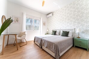 3 chambres, fer et planche à repasser, Wi-Fi gratuit, draps fournis