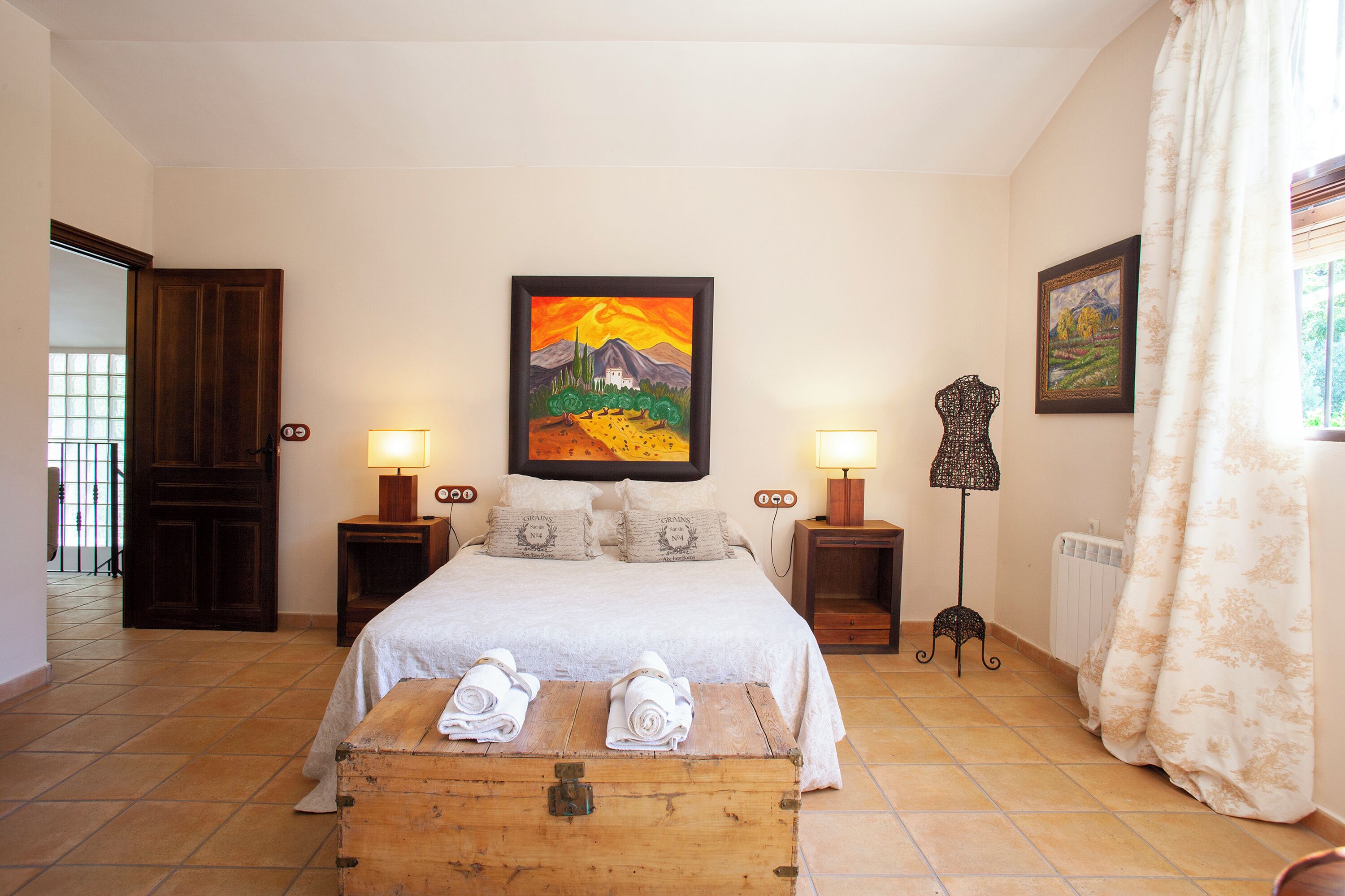 3 bedrooms, iron/ironing board, free WiFi, bed sheets