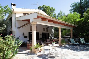 Unclassified image, 4 of 37, button - Country House 'Finca La Noguera - Sierra Cazorla' with Mountain View, Wi-Fi and Air Conditioning (QUESADA)