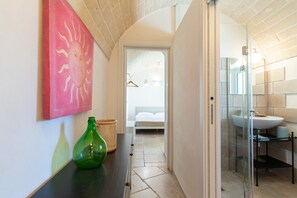 Shower, hair dryer, towels - 'Trulli I Cedri, Monopoli' with Private Terrace and Private Garden (Monopoli)