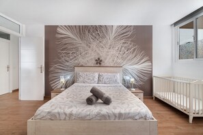 2 bedrooms, iron/ironing board, free WiFi, bed sheets - Vacation Apartment 'Beach Holidays' with Shared Pool, Wi-Fi and Air Conditioning (Adeje)