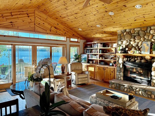 Edgewater at Long Lake - Lakeside Jacuzzi, pontoon boat, fenced in yard for pets