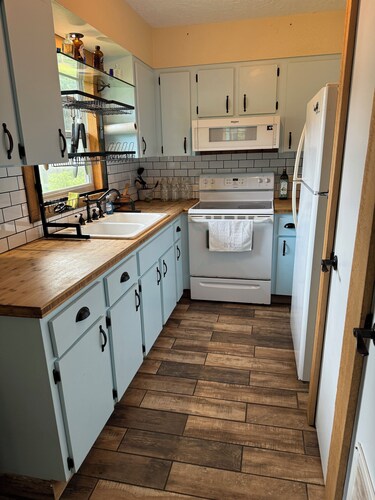 Welcome to Orange Blossom Cottage at Dirty Dog Organic Farm.