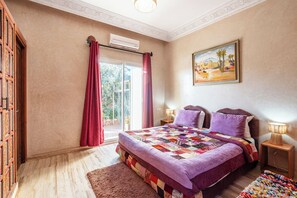 舒適雙人房, 陽台, 山景 | 埃及棉床單、高級寢具、羽絨被、記憶床墊