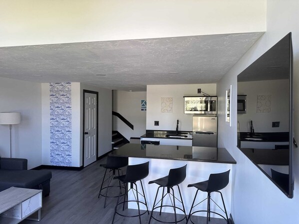 Interior - Townhouse One Bedroom Suite (South Yarmouth)