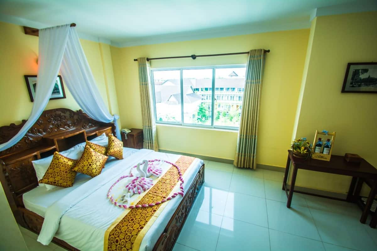 Habitación doble superior, vista a la ciudad | Wifi gratis