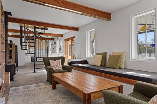 TV, fireplace, stereo - The Cottage at Haven on High (Campbell Town)