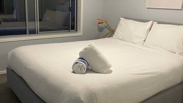 3 slaapkamers, een strijkplank/strijkijzer, wifi, beddengoed