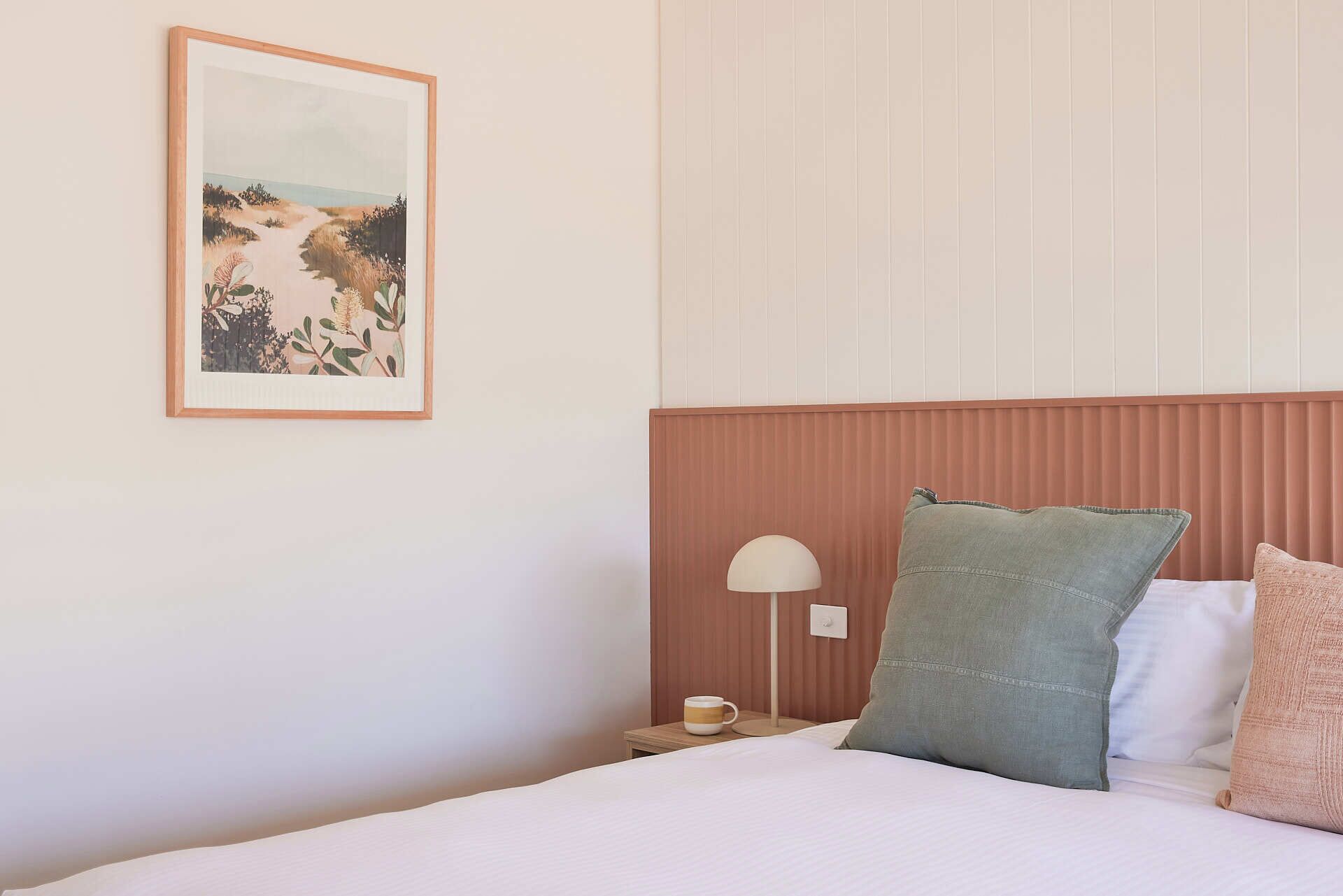Queen Room | Desk, laptop workspace, iron/ironing board, free WiFi