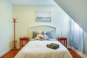 3 bedrooms, desk, iron/ironing board, free WiFi - 3BD/Free Parking/Stocked Kitchen/10 min -> Boston (Boston)