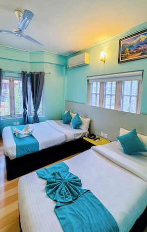 Habitación Deluxe doble, vistas a la montaña | Ropa de cama de alta calidad y colchones con acolchado adicional