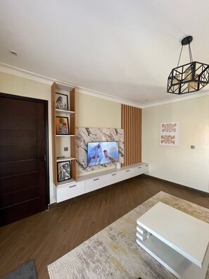 Interior - Cozy Kampala Apartment with Great Views (Kampala)