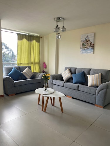 Apartamento a una Cuadra del Terminal Quitumbe. Ideal Para Familia