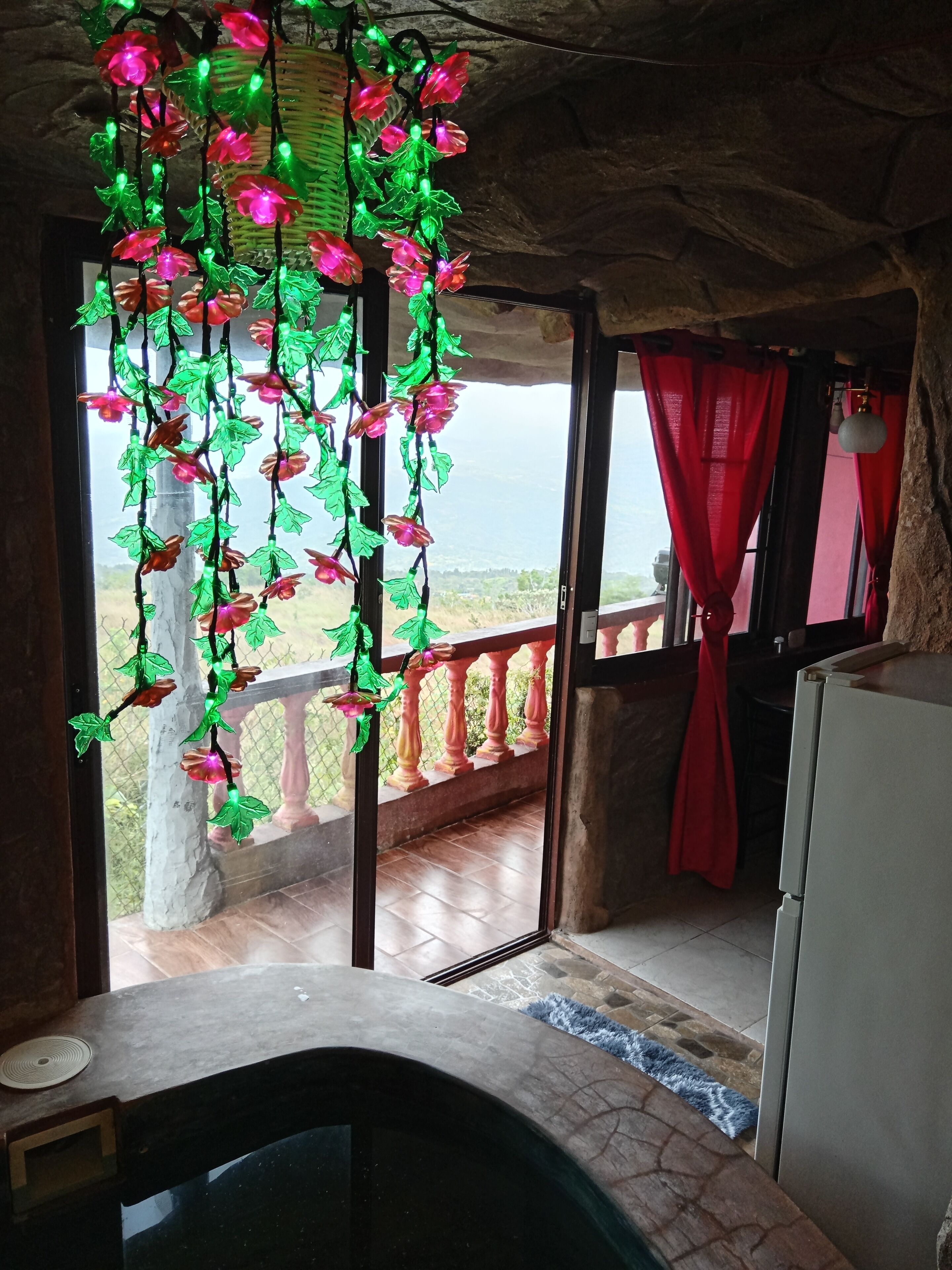 Chambre Romantique, balcon, vue montagne | Coin séjour