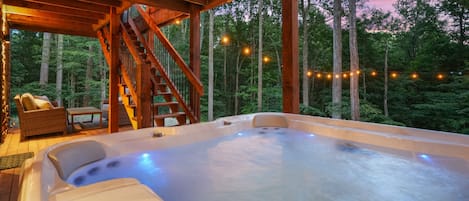 Outdoor spa tub