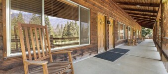 Camp Nelson Lodge Room 10