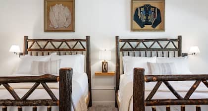 Camp Nelson Lodge Room 9