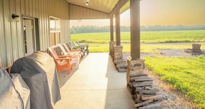 Cyprus Bend Lodge - Relax and sleep 20+ in private comfort close to Dyersburg