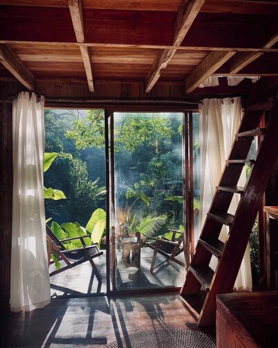 Riverside Cabin near Cambugahay Falls With kitchen