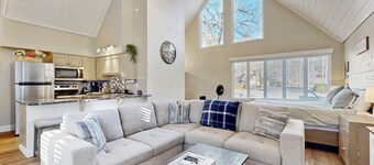 Charming Sapphire, NC Condo: Cozy, Dog-Friendly, Pool, Golf Course, & More