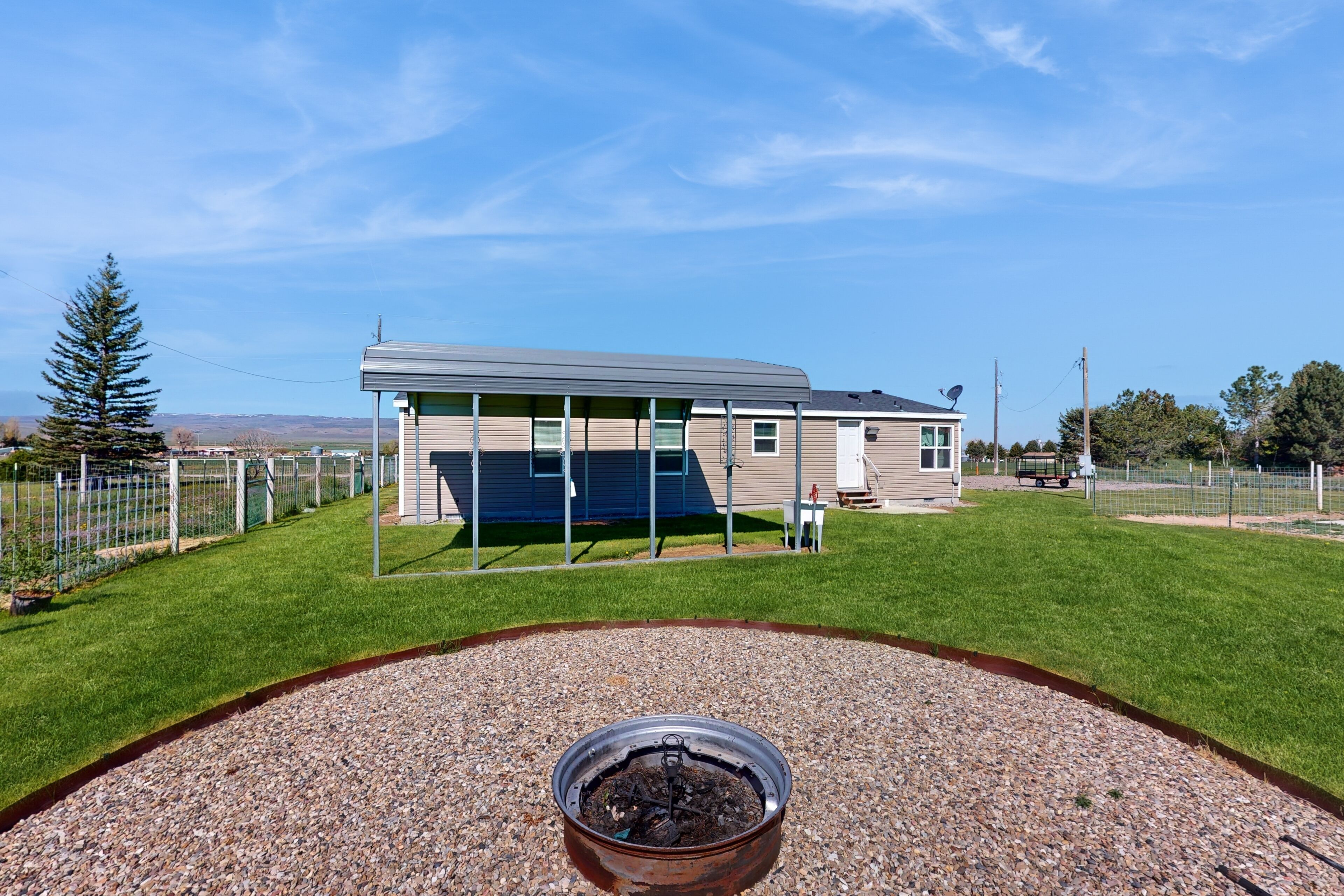 Quaint home with firepit, gas grill, WiFi, dog-friendly