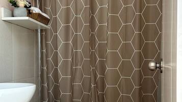 Håndklæder, Sæbe, Shampoo, Toiletpapir