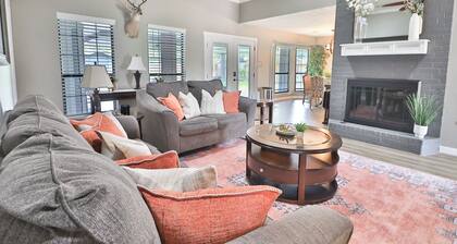 6.6 miles to Texas A&M University! Great Beds, Quality Bedding, and Super Clean!