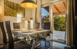 Dining - Gorgeous home in Saini (Saini)