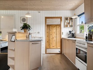 Fridge, dishwasher, cookware/dishes/utensils