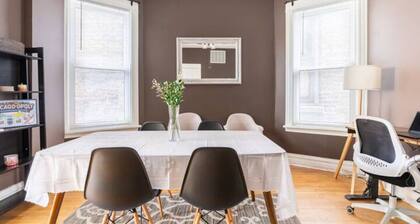 The Roscoe Village Guesthouse